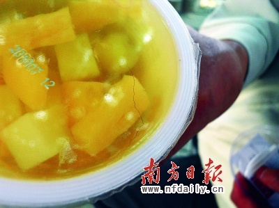 揭阳市富牛食品饮料惊现不明毛发，厂家回应引争议